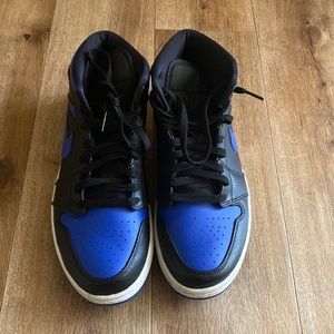 Jordan 1s Mid Royal Blue